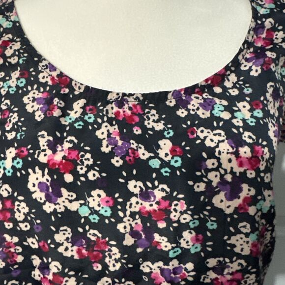 Jessica Simpson Dark Floral Cap Sleeve Top - Size M, Navy - Picture 2 of 11
